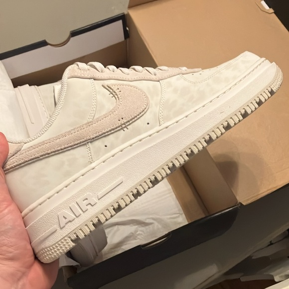 Air Force 1 premium - Picture 2 of 5